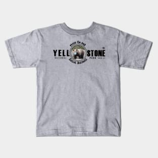 Yellowstone Grizzly Bear Mask On & Social Distance Kids T-Shirt